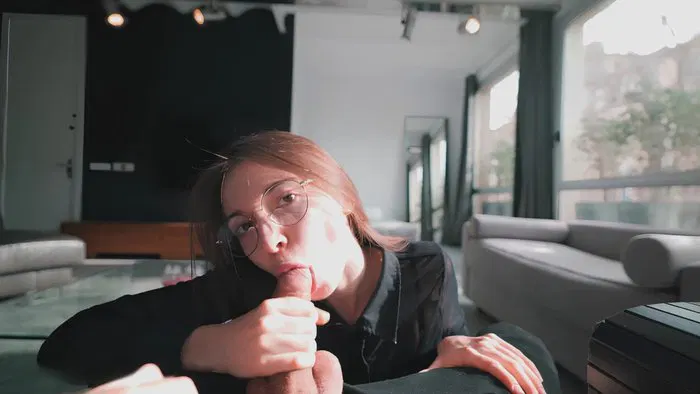 【性感网红】Sugar Baby Asked For A Cock_Vika Sun
