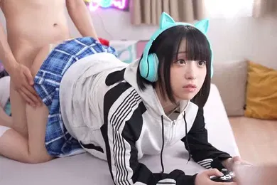 【丝袜制服】爱玩游戏的妹妹！电竞JK少女玩游戏 哥哥玩妹妹的身体 一边插一边玩 内射灌精无套中出